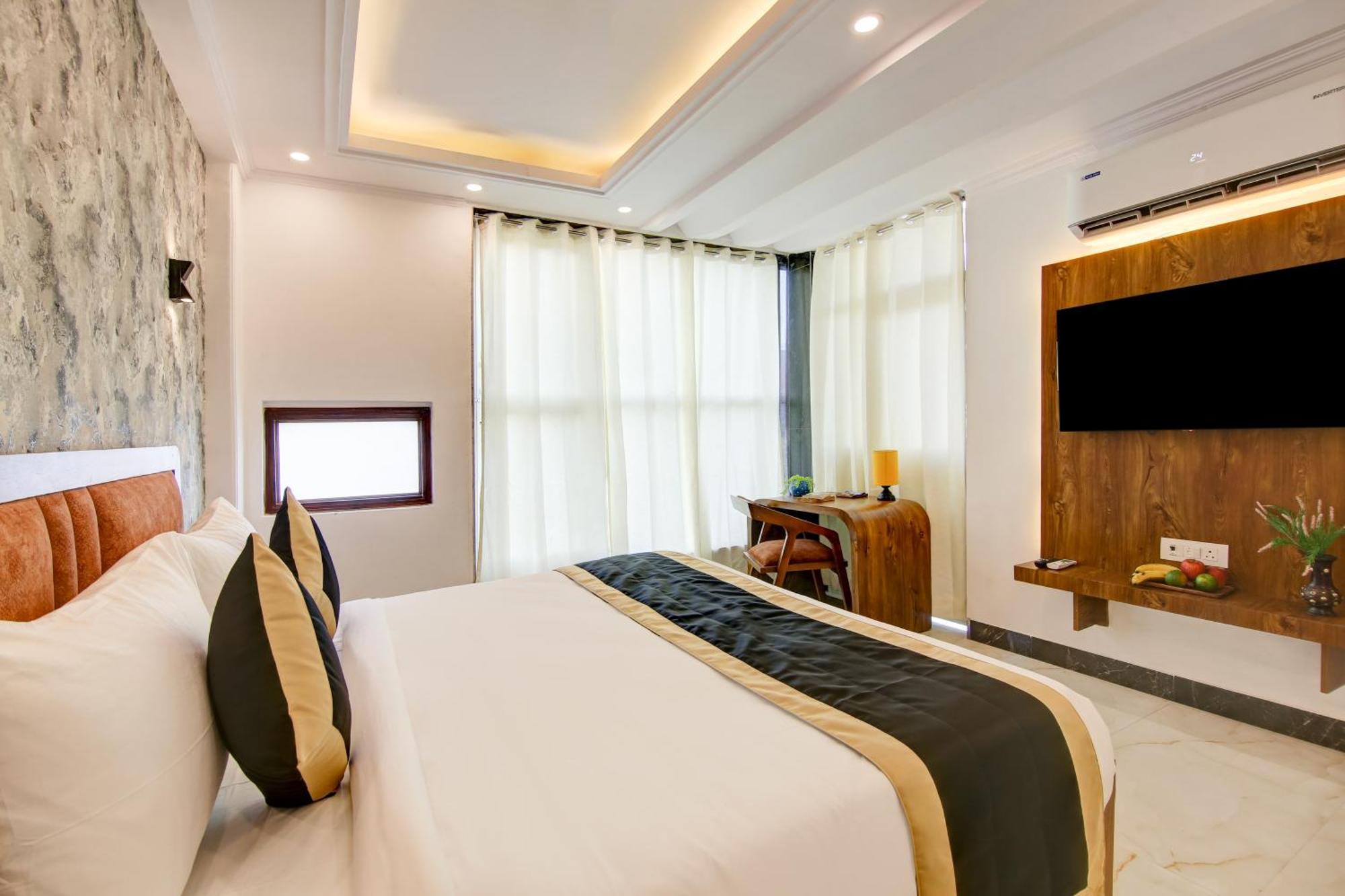Hotel The Emporio Grand Near Vaishali Metro Station Ghaziabad Exterior foto
